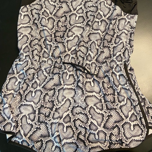 Snake print romper - Picture 2 of 3